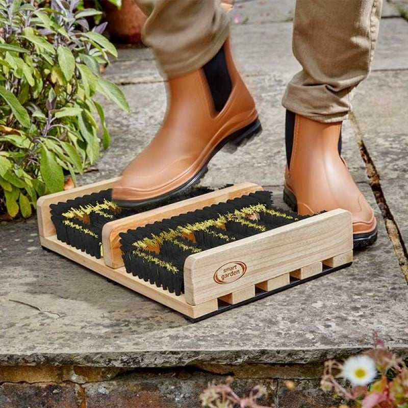 Smart Garden Woodsman Boot Brush – FSC Wood & Coir, Floor or Wall Mounted