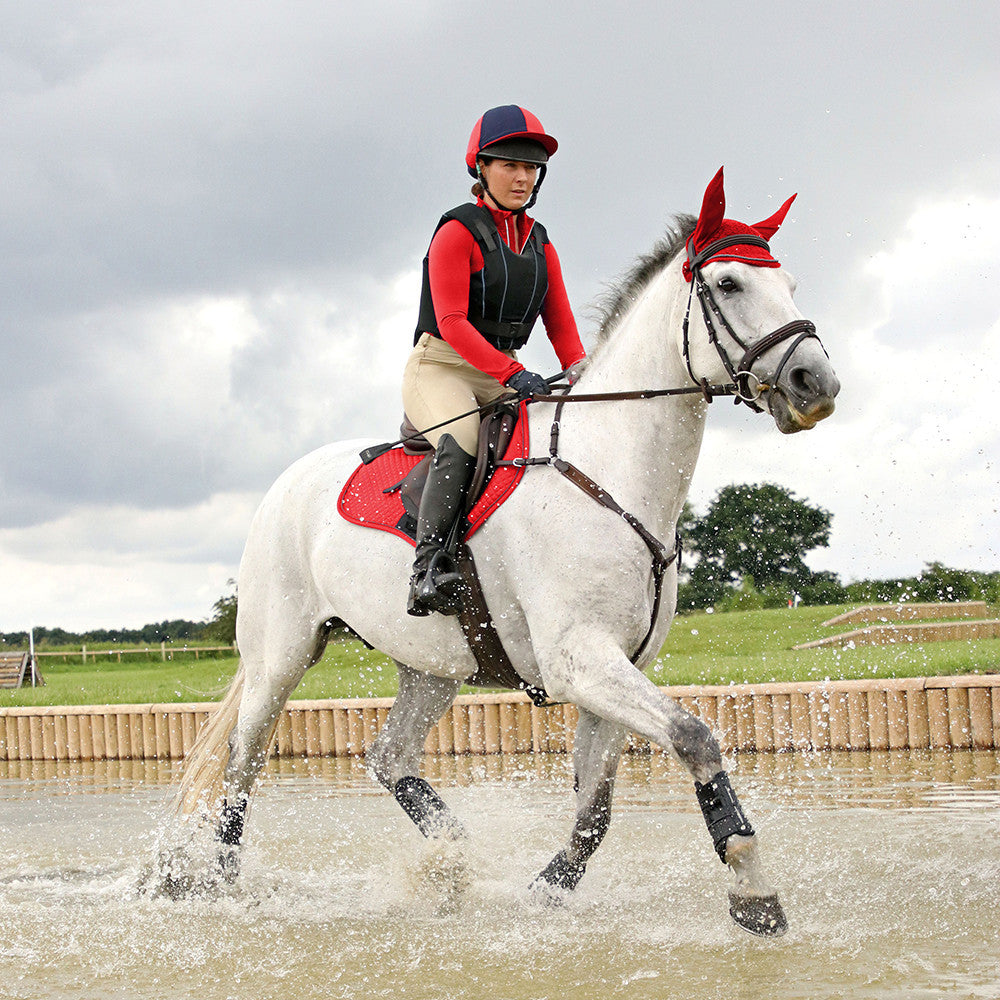 Hy Sport Active Fly Veil – Rosette Red, Cob/Full Crochet Ear Bonnet