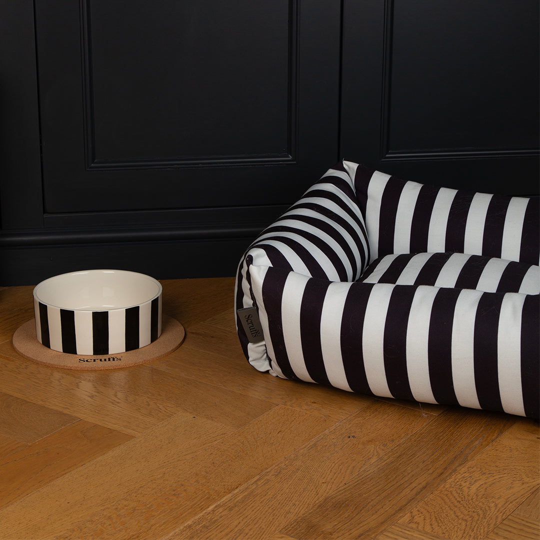 Scruffs Amalfi Box Bed Extra Large Black Stripe 90 x 70 x 18cm