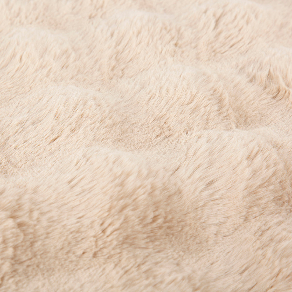 Scruffs Alpine Mattress Champagne XL Luxury Dog Bed, Thick Faux Fur, 100% Recycled Fill, Non-Slip Base, Machine Washable
