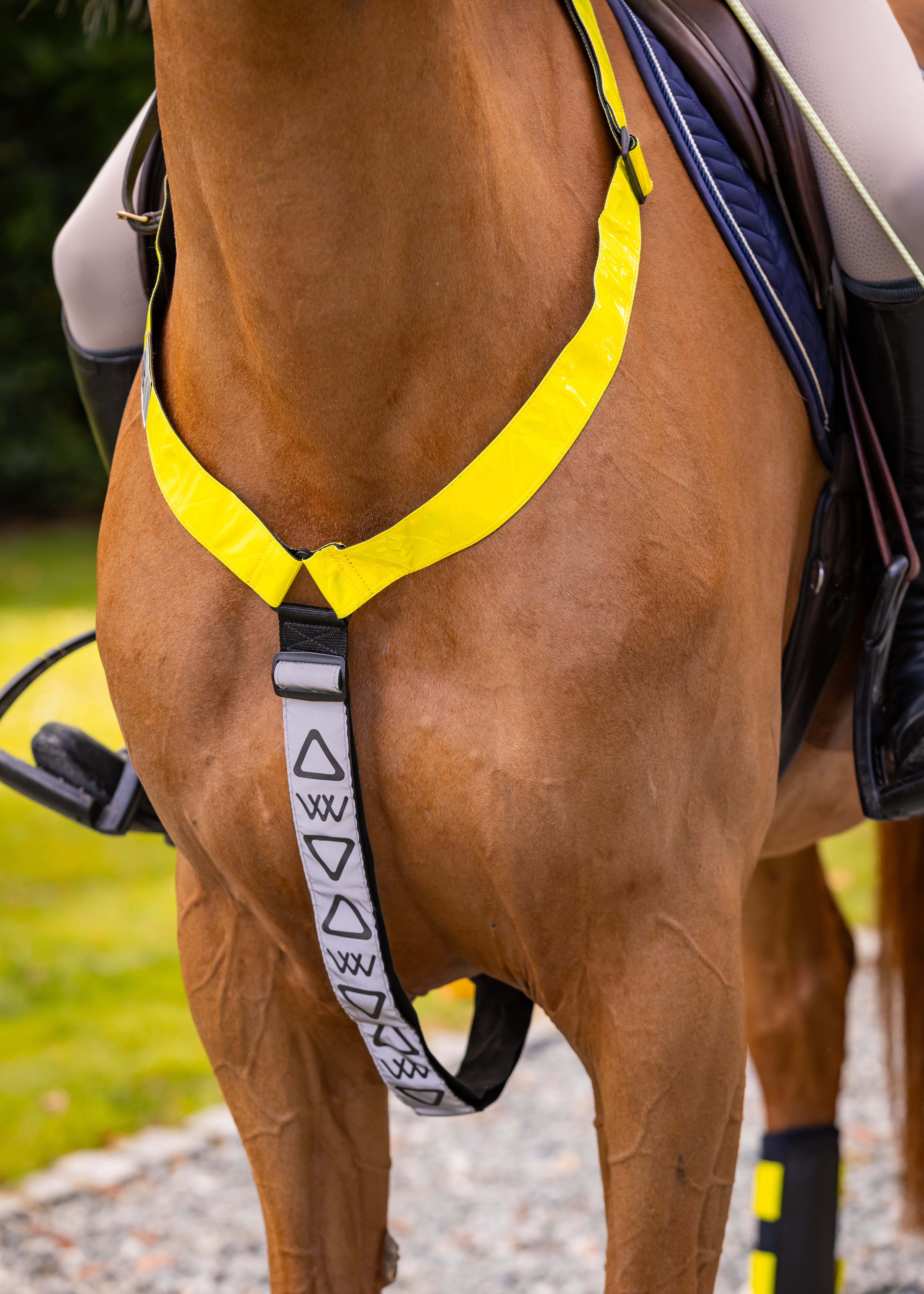 Woof Wear Hi Viz Neck Band in yellow fitted to a horse