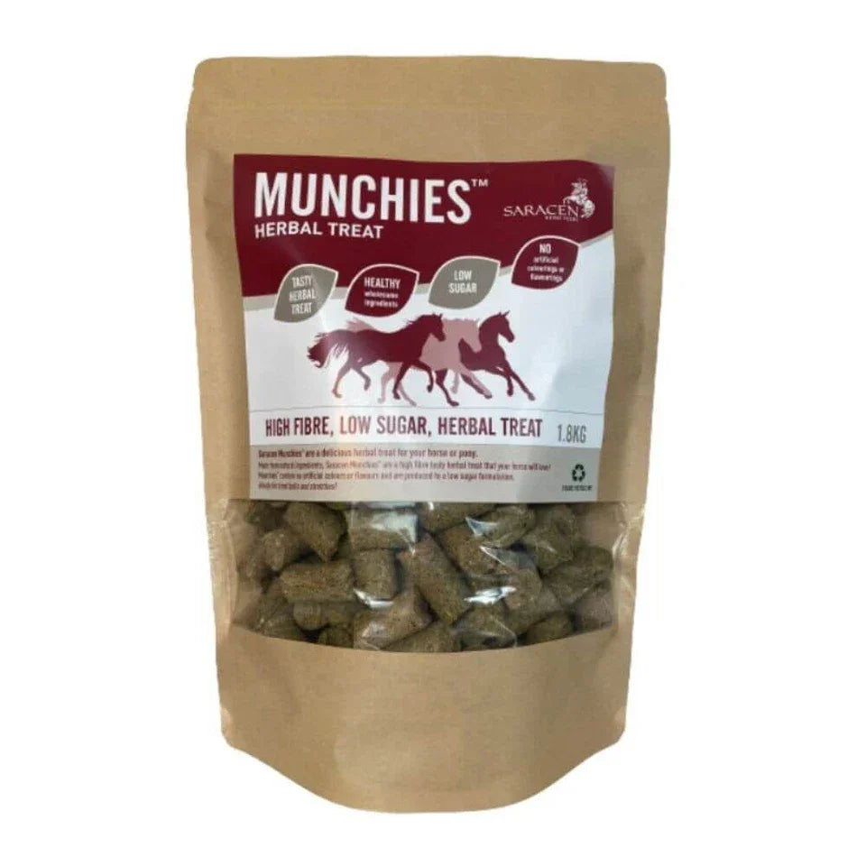 Saracen Munchies Horse Treats 1.8kg – Natural, Healthy Reward for All Horses Ponies